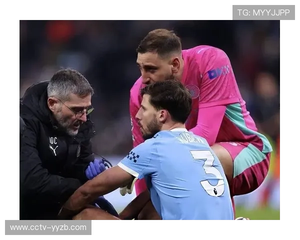 迪亚斯防守稳健，曼城后防中流砥柱